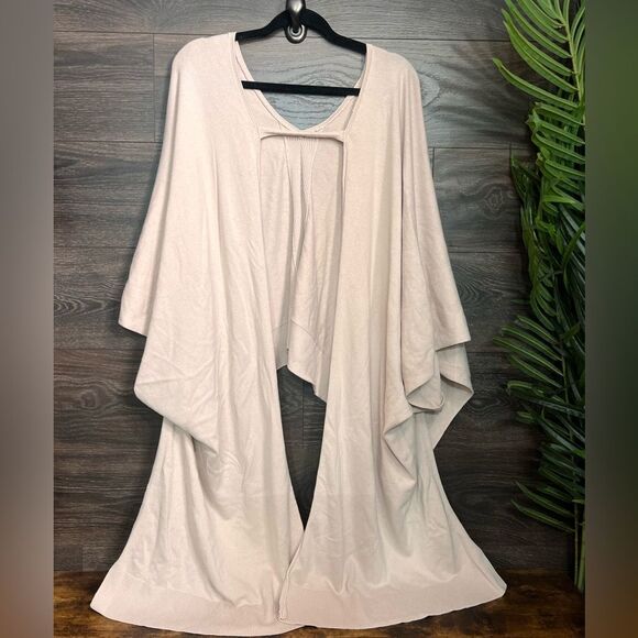 Lululemon Free to Coast Wrap in Cream/Blush Color - One Size. Beautiful & Cozy! - Picture 7 of 8